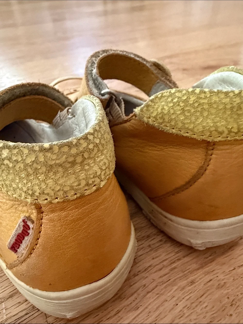 FRODDO Yellow Mary Jane Shoes with Strap little girls Size EUR 26